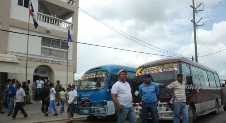 Juan Hubieres anuncia Fenatrano bajará 5 pesos al pasaje