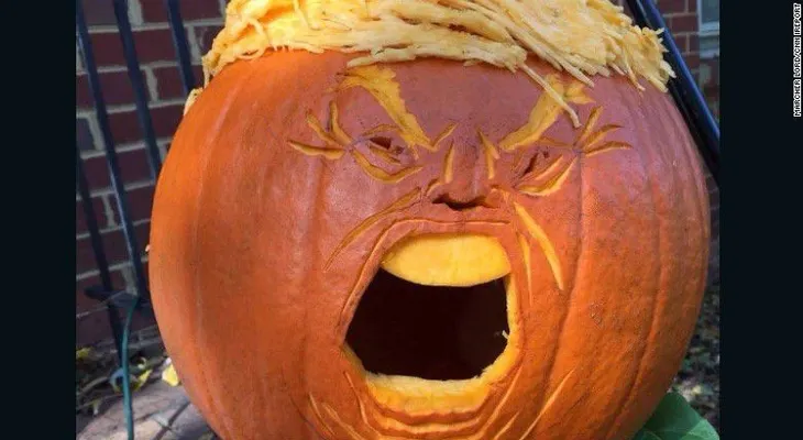 ¿Qué es redondo, de color naranja y llama mucho la atención? ¡Una Trumpkin!