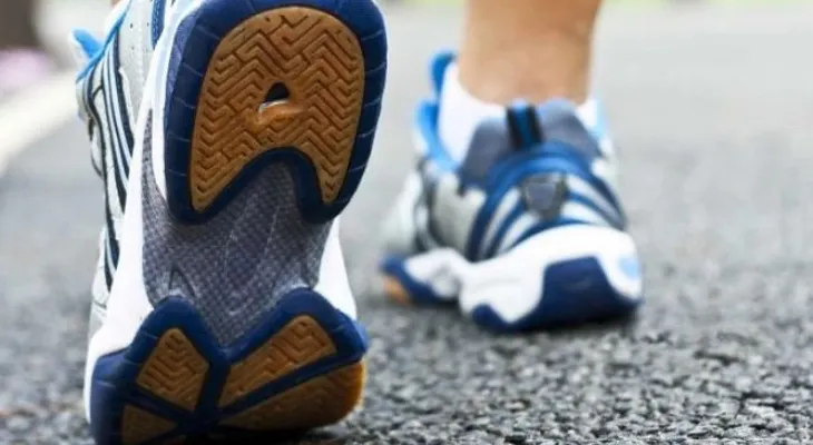 Consejos para escoger unos buenos zapatos para caminar