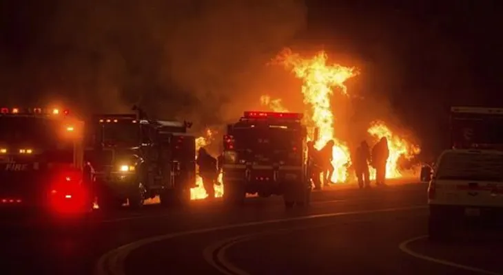 Más de 13.000 personas evacuadas por incendios en California