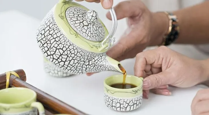 El consumo de té ayuda en la meditación y es un excelente sustituto del café