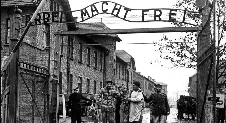Hombre de 95 años será juzgado por ser sospechoso de crímenes de Auschwitz