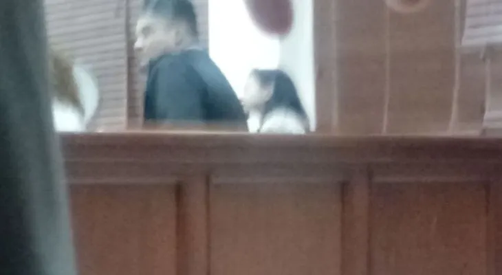Berenice Reynoso habría sido sentada en el banquillo de los acusados por desacato, pero dice que no tiene miedo