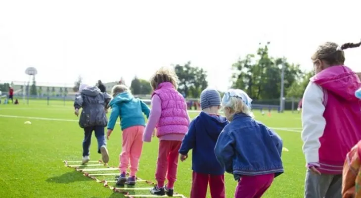 Las vacaciones ayudan al crecimiento de los niños porque duermen lo necesario