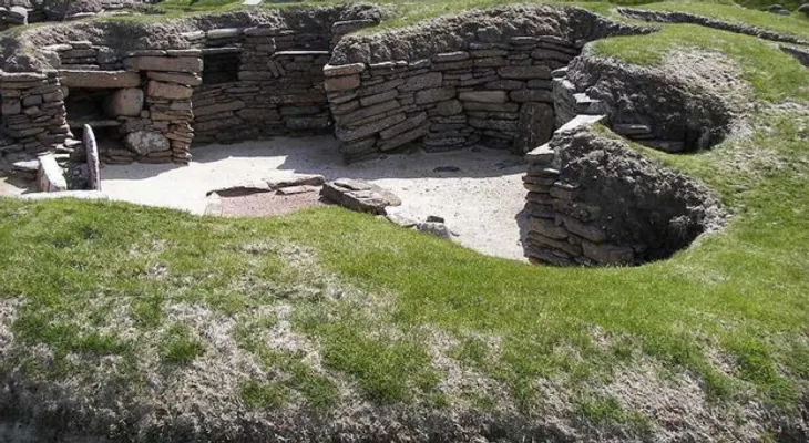En 1850 un granjero encontró esta puerta escondida. Lo que hay en su interior ha pasmado al mundo entero
