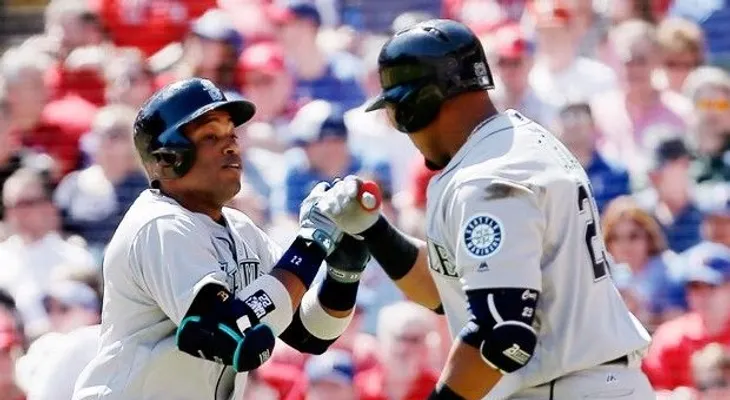 Villar, primero de RD con Hr; Canó le siguió