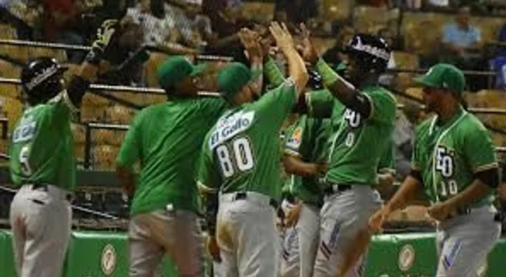 Licey se coloca al borde del precipicio en el Round Robin; Leones derrotan 7- 1 a los Toros