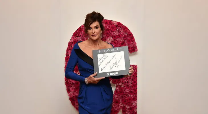 Viudo devuelve premio de Mujer del Año a revista por galardonar a Caitlyn Jenner