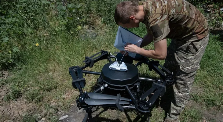 Trump pidió a Musk levantar el límite de velocidad de Starlink usado por drones militares en Ucrania