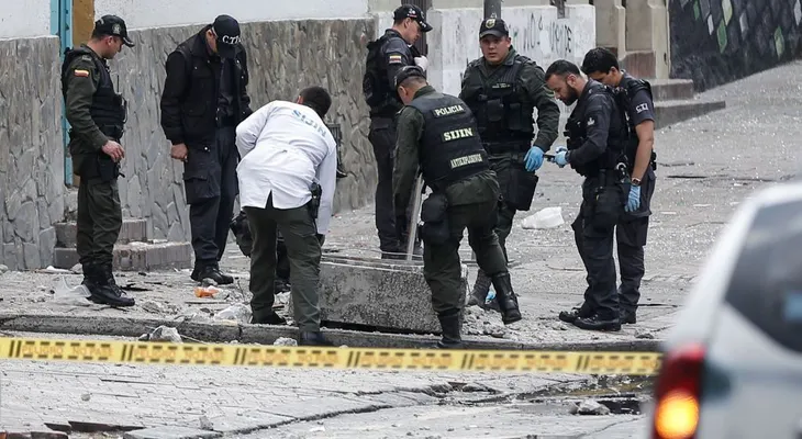 ELN se atribuye ataque en Bogotá que dejó decenas de heridos y un policía muerto