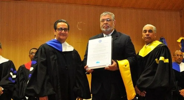 La UASD  reconoce al doctor Cantizano