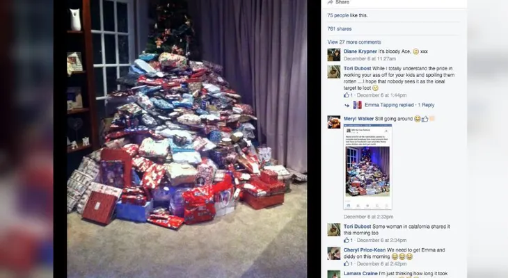 Madre que publicó foto de su árbol de Navidad recibe críticas por darles demasiados regalos a sus hijos