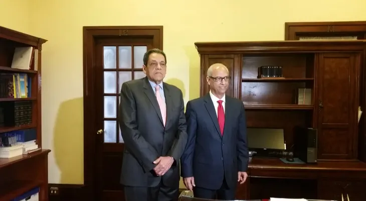 Juramentan Consultor Jurídico PE; y está en su despacho 
