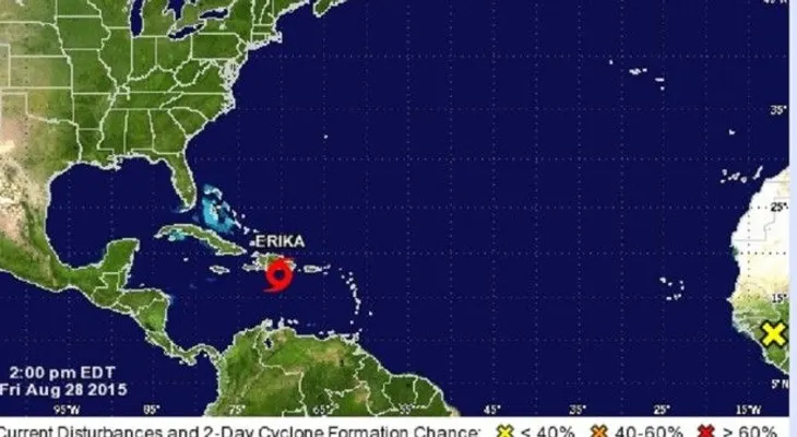 El centro de la tormenta Erika se ubica a 75 kilómetros al sur de la capital dominicana 
