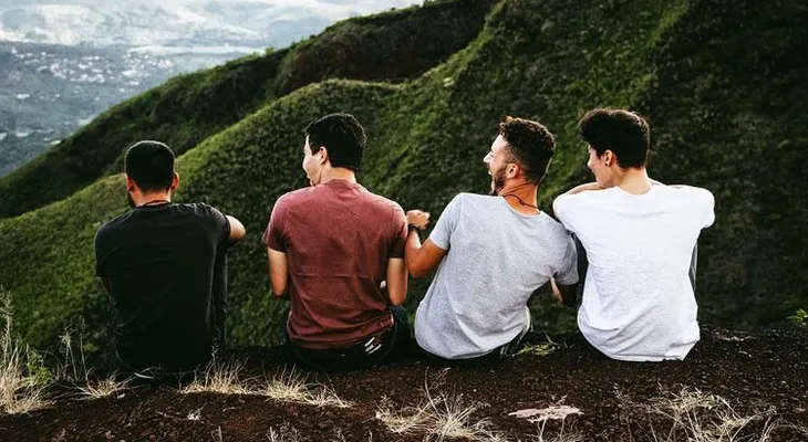 Cada vez más los adolescentes se alejan de los "ritos de iniciación" y no beben ni tienen citas