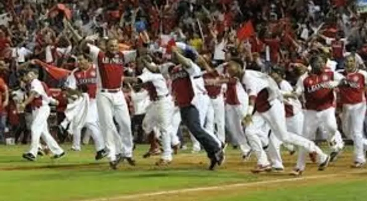 Estrellas derrotan 7-3 a los Toros y Escogido 3 por 2 al Licey 