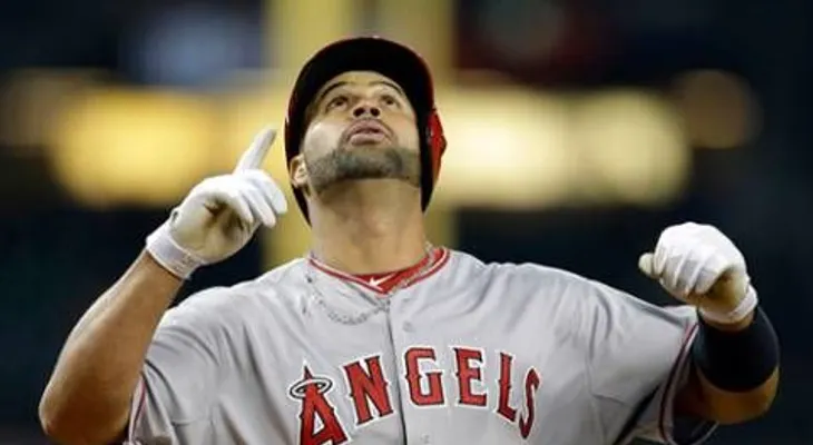 Calladamente, Pujols se acerca a los 500 jonrones