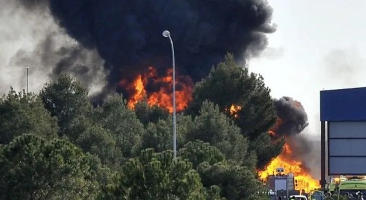 10 muertos al caer un avión F16 en base militar española