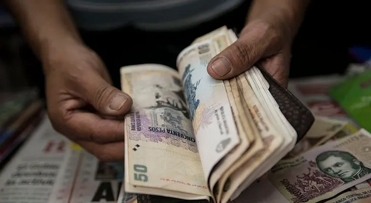 Argentina emitirá billetes de 1.000 pesos para reducir costos de traslado de efectivo