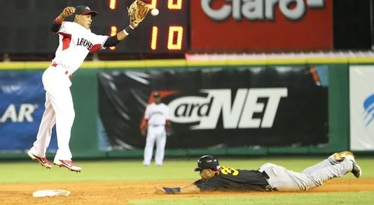 Los Leones derrotan 3-2 a las Águilas 