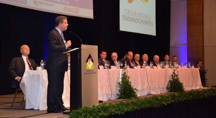 LF: "No se puede hablar de competitividad reduciendo condiciones de los trabajadores" 