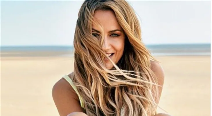 Familia de Caroline Flack, ex novia del príncipe Harry, confirma que se suicidó 