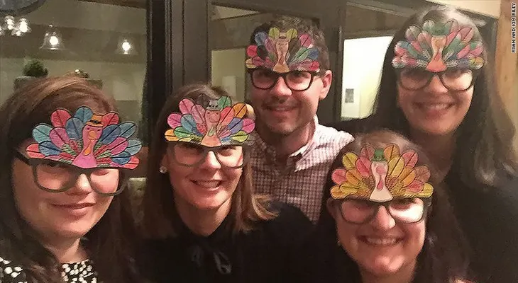 Friendsgiving... la nueva tendencia de Acción de Gracias de Estados Unidos