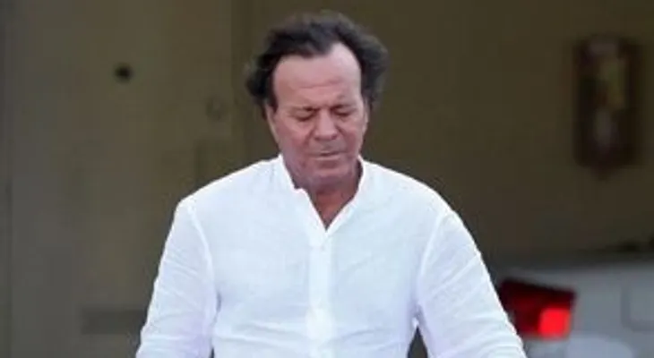 Julio Iglesias sigue proceso de recuperación en Miami tras ser operado