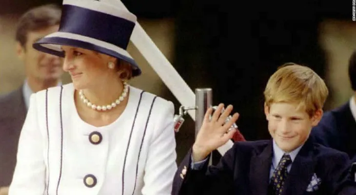 La revelación del príncipe Enrique sobre la muerte de Diana de Gales