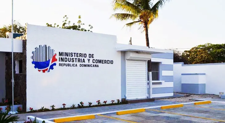 Danilo nombra Nelson Toca Simó, en lugar Temístocles Montás en Industria y Comercio  