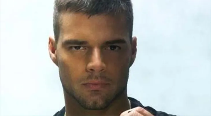 ''Ya no soy gay'' afirma este cantante