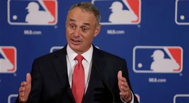 MLB impone sanción a Cardenales por hackeo; suspende de por vida al ex director de scouts