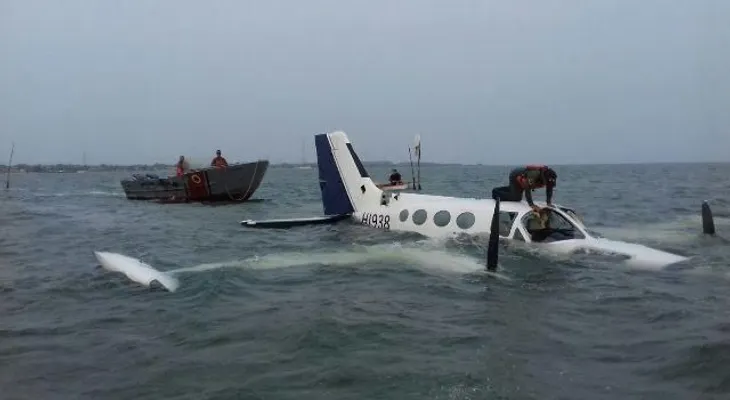 Cayó presunta narcoavioneta al Lago de Maracaibo