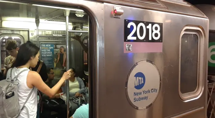 Un 75% de las mujeres que usan transporte público en NY han sufrido abuso verbal y manoseo