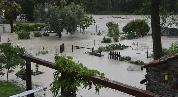 Inundaciones en Italia han sido como un nuevo terremoto arrasando con comunidades enteras; al menos 8 muertos y más de 13 mil evacuados