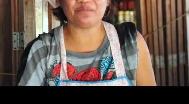 Dominicano rututeando en una isla de Tailandia