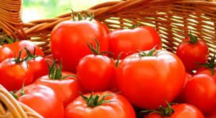 El tomate mejora la circulación, la visión, evita el estreñimiento y cuida la piel
