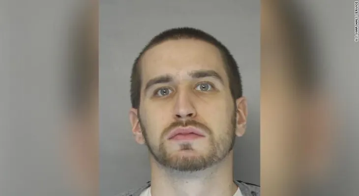 Buscan a un hombre que amenazó con dispararle al presidente Donald Trump