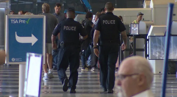 Guía para agentes en aeropuertos de Chicago: corran y escóndanse