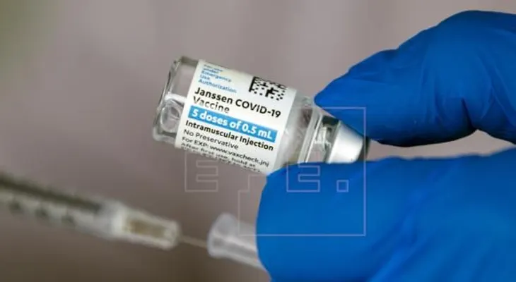 Suman 15 casos confirmados de trombosis en vacunadas con J&J en EEUU