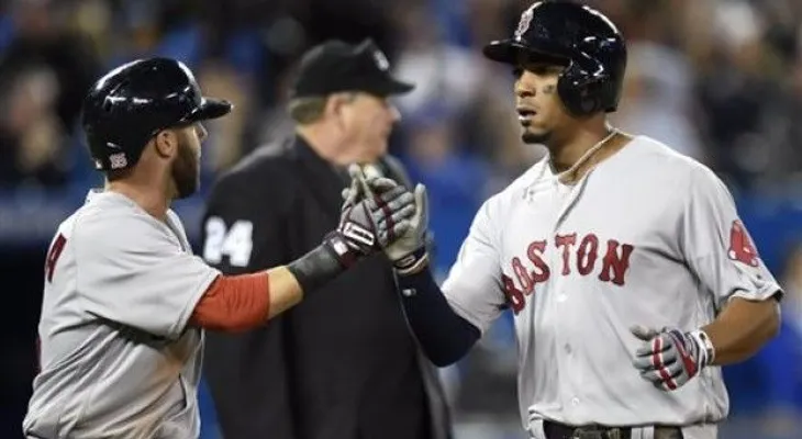 Pedroia batea 3 hits, Boston vence a Toronto