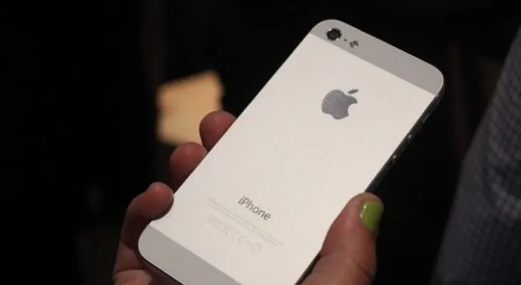 Joven se electrocuta cuando contestaba llamada en su iPhone