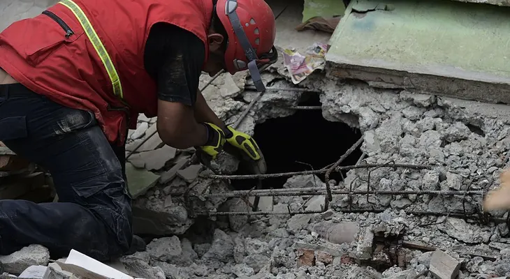 Ecuador recurre a las redes sociales para encontrar a los desaparecidos del terremoto
