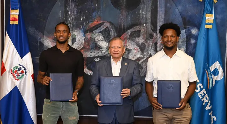 Banreservas incorpora a Jean Montero y Andrés Feliz como embajadores para fortalecer el orgullo dominicano en Europa