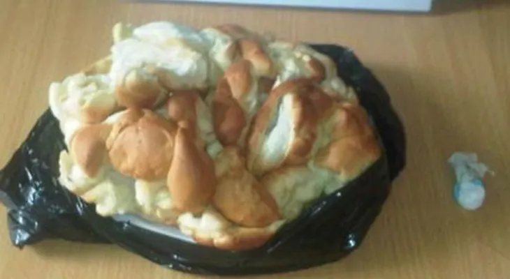 Sorprenden dos mujeres llevándoles sándwich de drogas a sus concubinos presos en la Policía