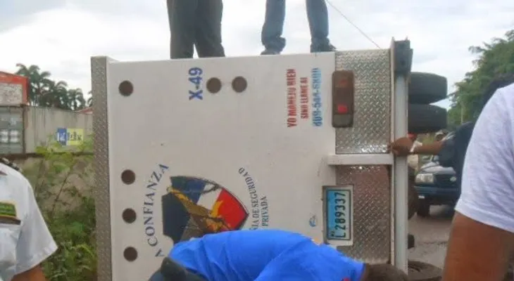 Desconocidos roban camión de envíos de valores