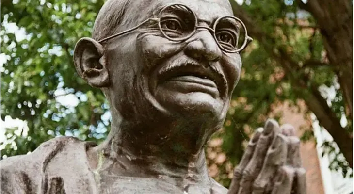 Mahatma Gandhi: la felicidad nace de la coherencia