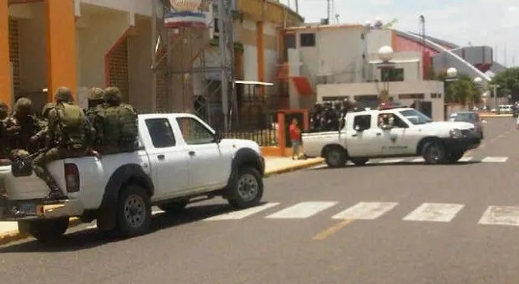 Detienen dos hombres en Santiago con 6 granadas y 4 fusiles