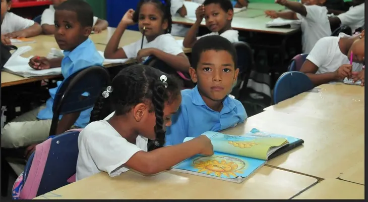 Educación dice que asistencia a escuelas ha sido masiva