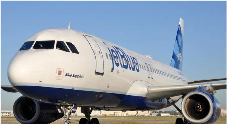 Dos líneas aéreas mantienen cancelación de vuelos a Miami
